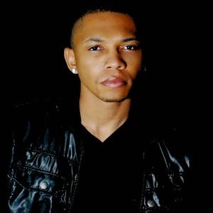 Meet your Posher, Derrick